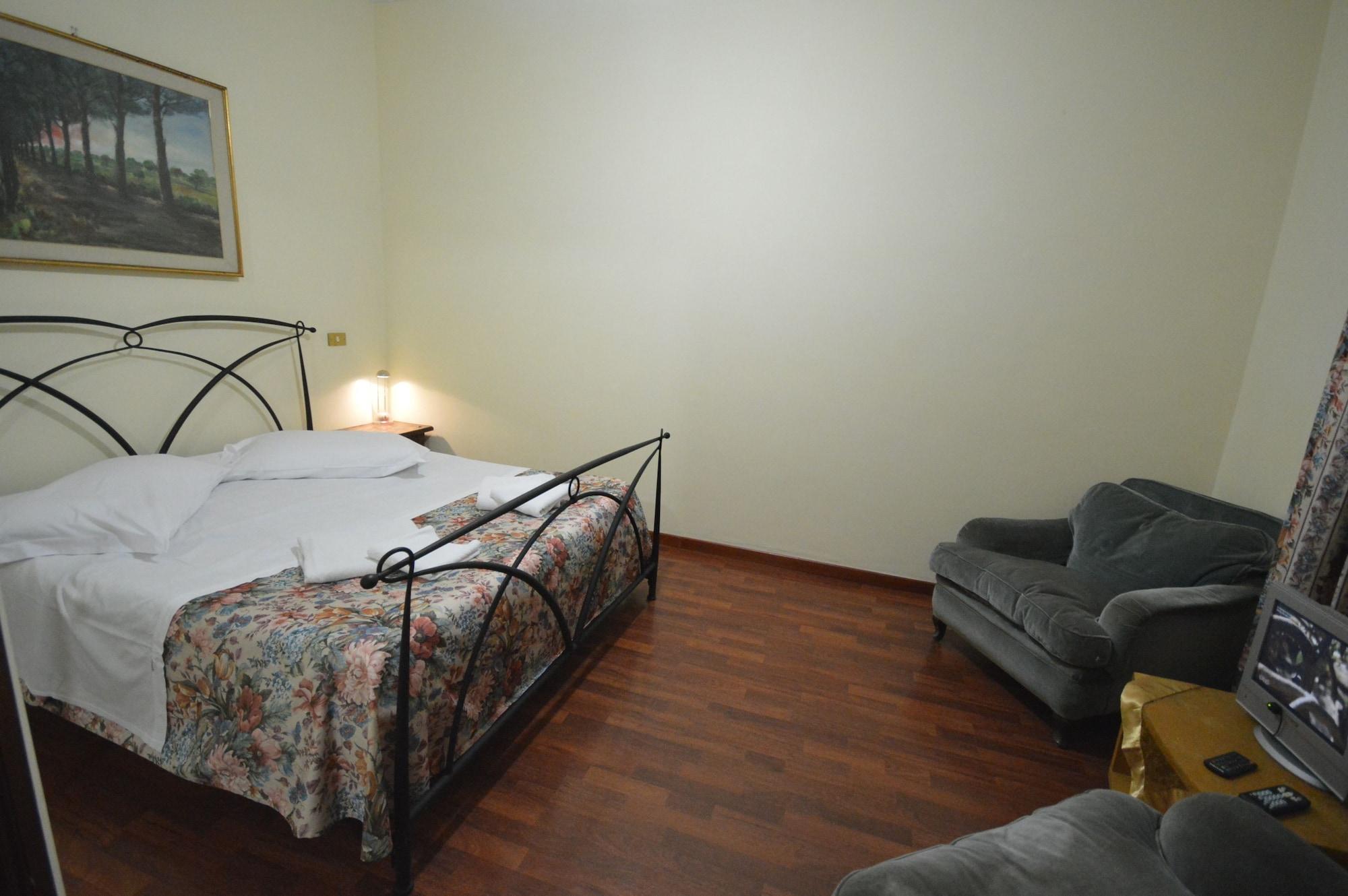 Alexis Hotel 2*