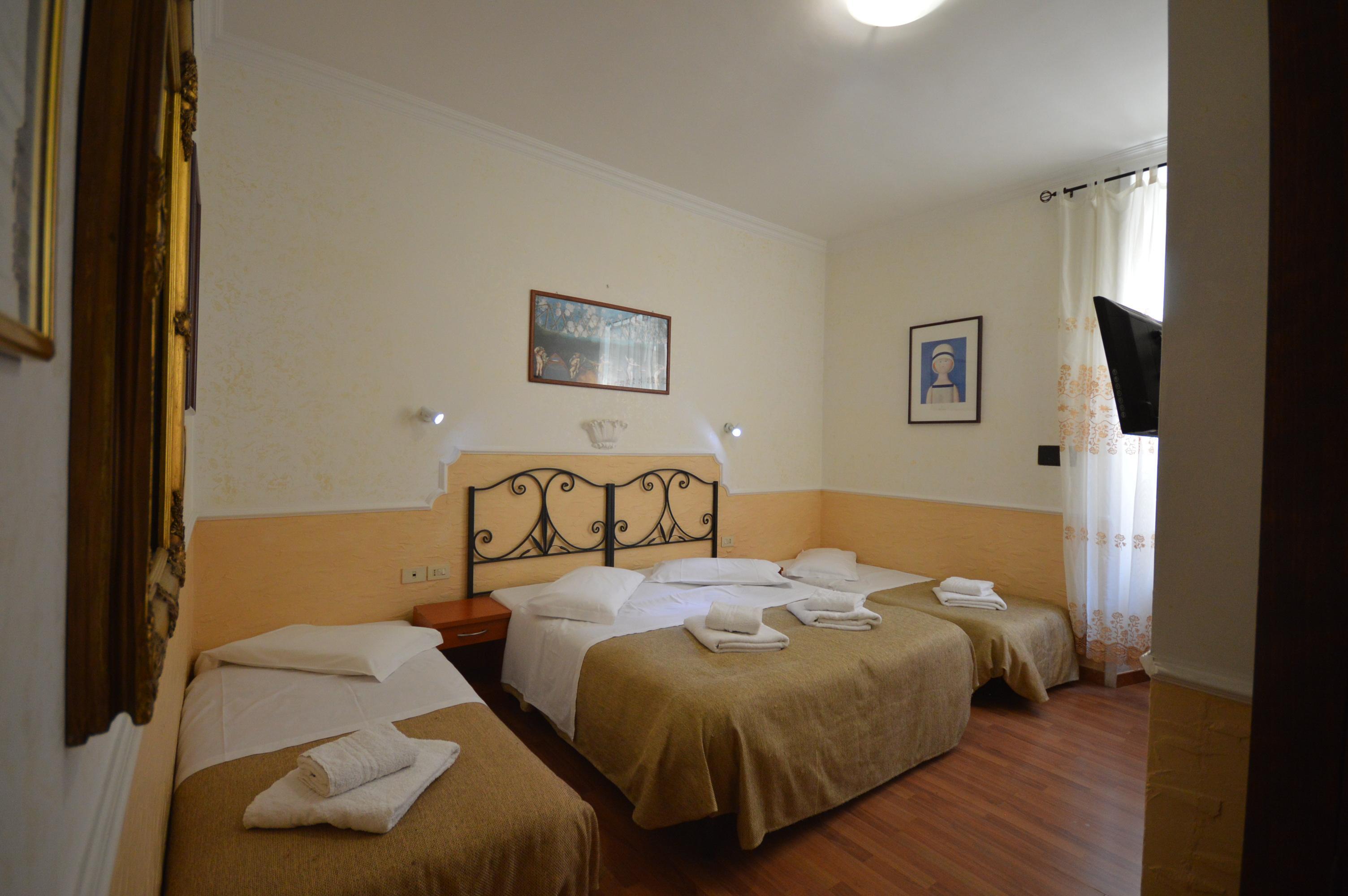 Alexis Hotel 2*
