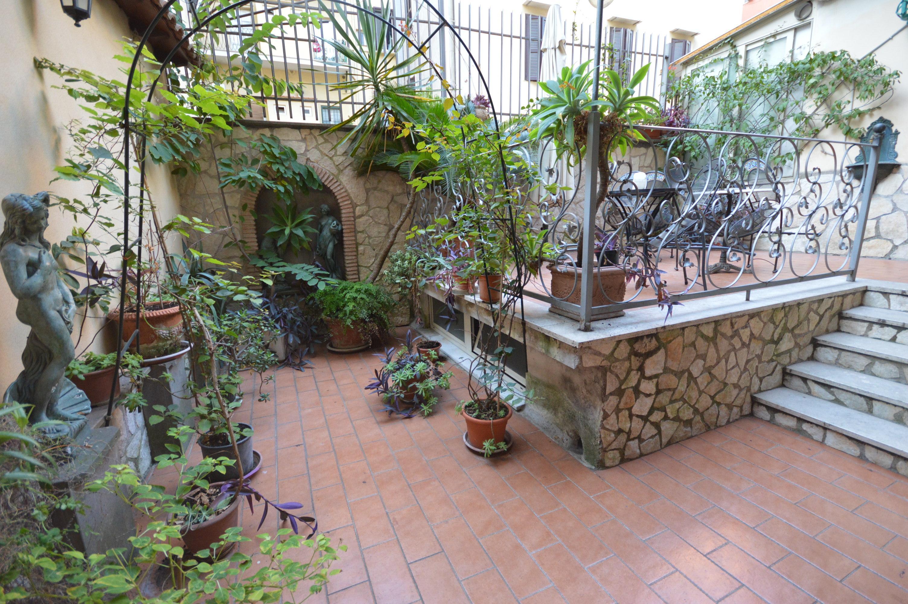 Alexis Hotel