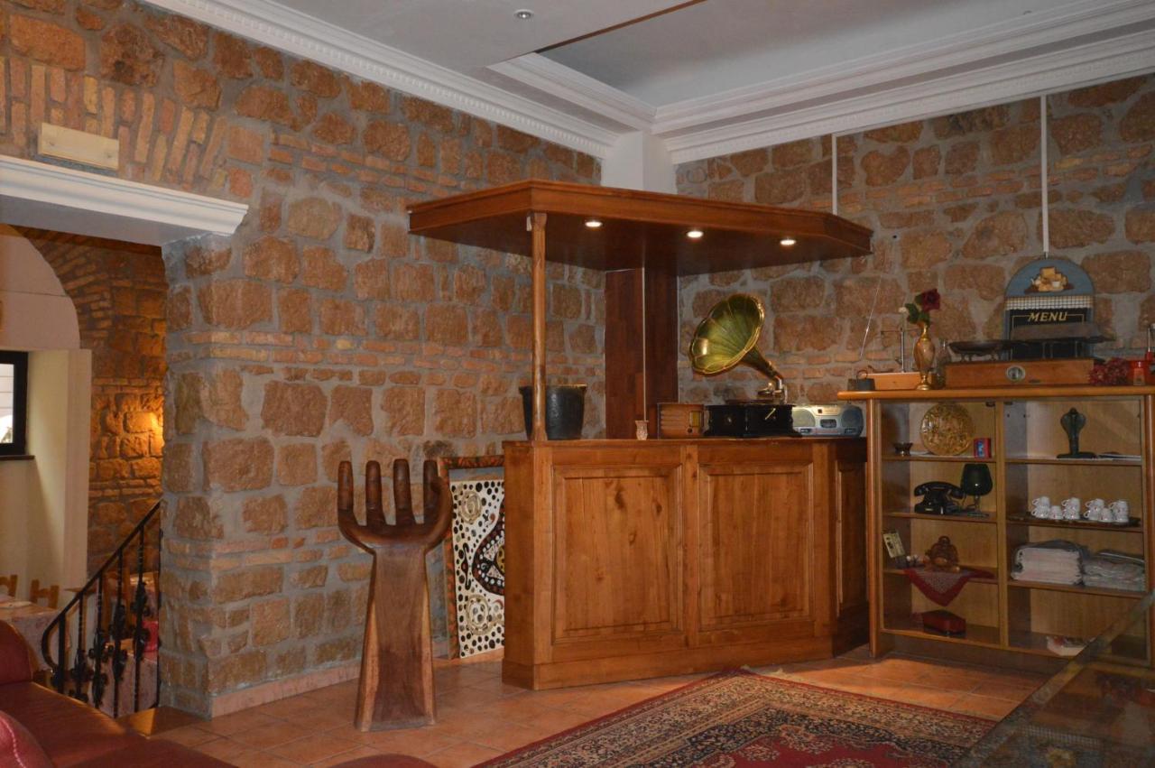 Alexis Hotel